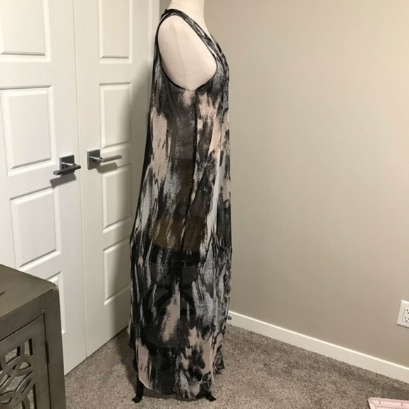 Staples Long Open front style sheer coverup One size - Picture 6 of 7